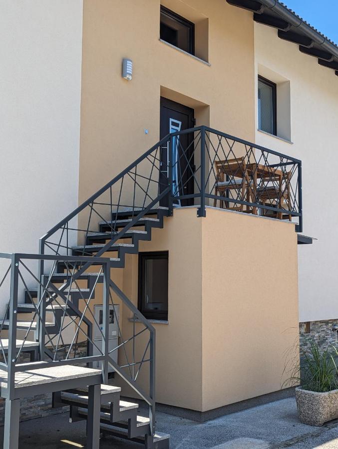 Domen'S Cozy Rentals Κραν Εξωτερικό φωτογραφία