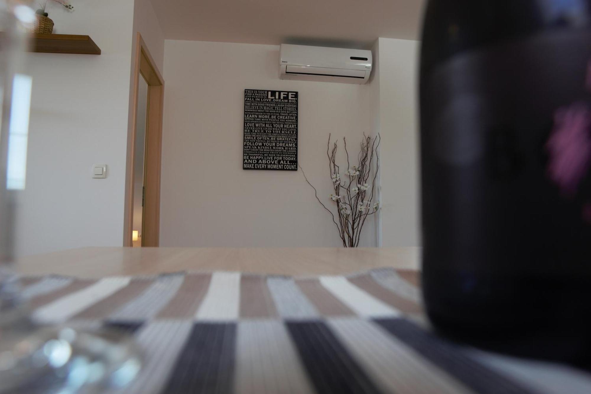 Domen'S Cozy Rentals Κραν Εξωτερικό φωτογραφία