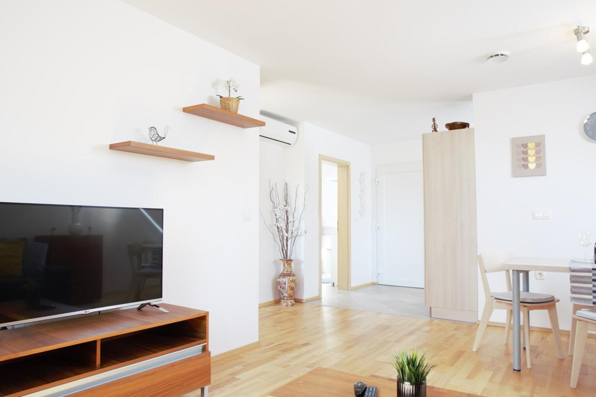 Domen'S Cozy Rentals Κραν Εξωτερικό φωτογραφία
