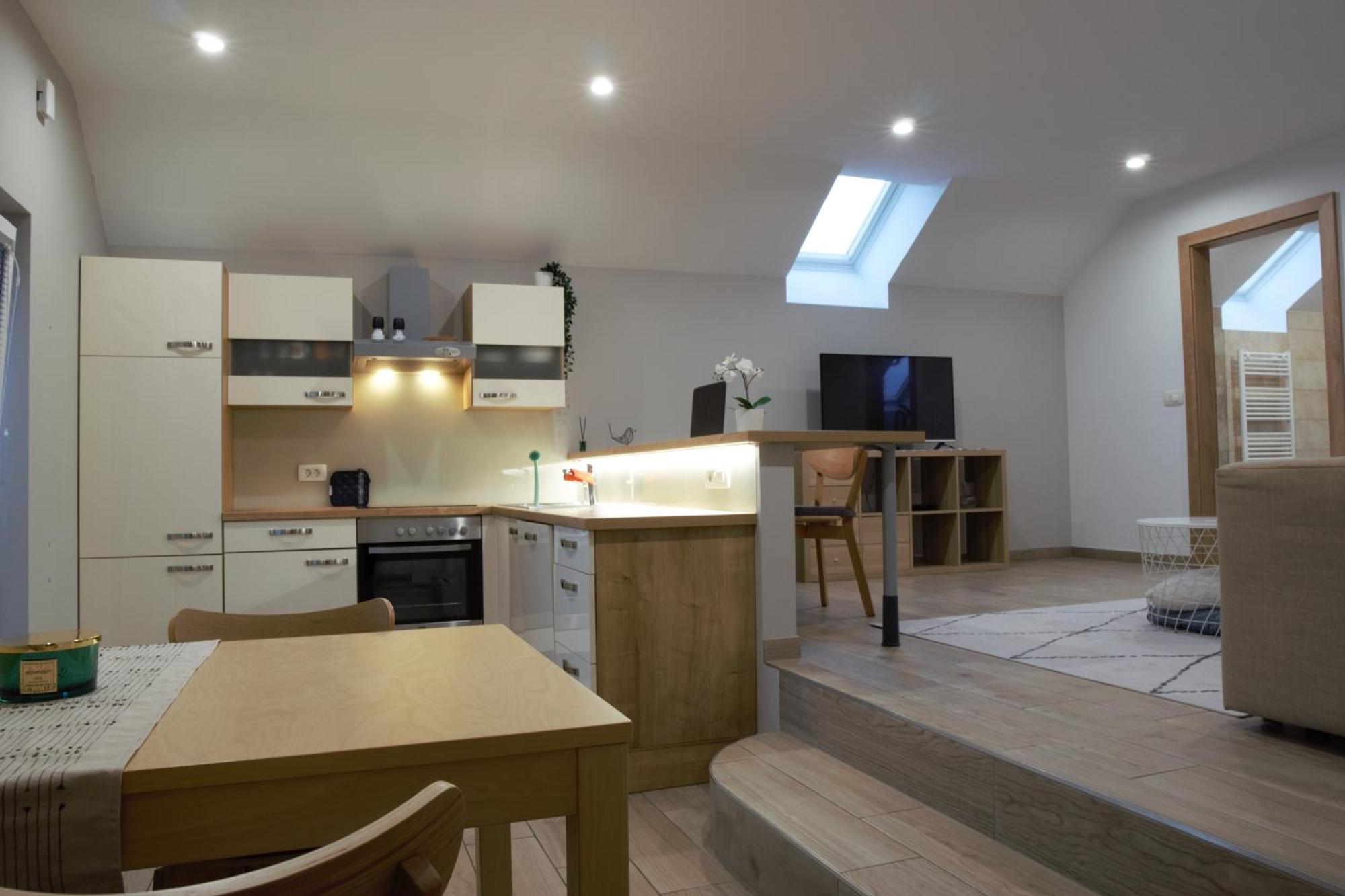 Domen'S Cozy Rentals Κραν Εξωτερικό φωτογραφία
