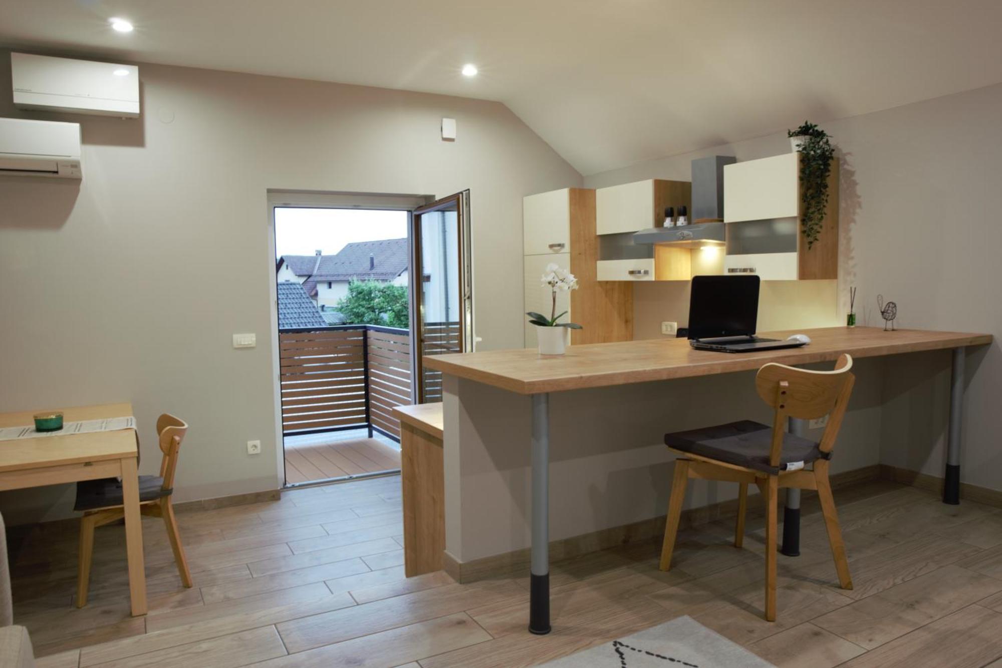Domen'S Cozy Rentals Κραν Εξωτερικό φωτογραφία