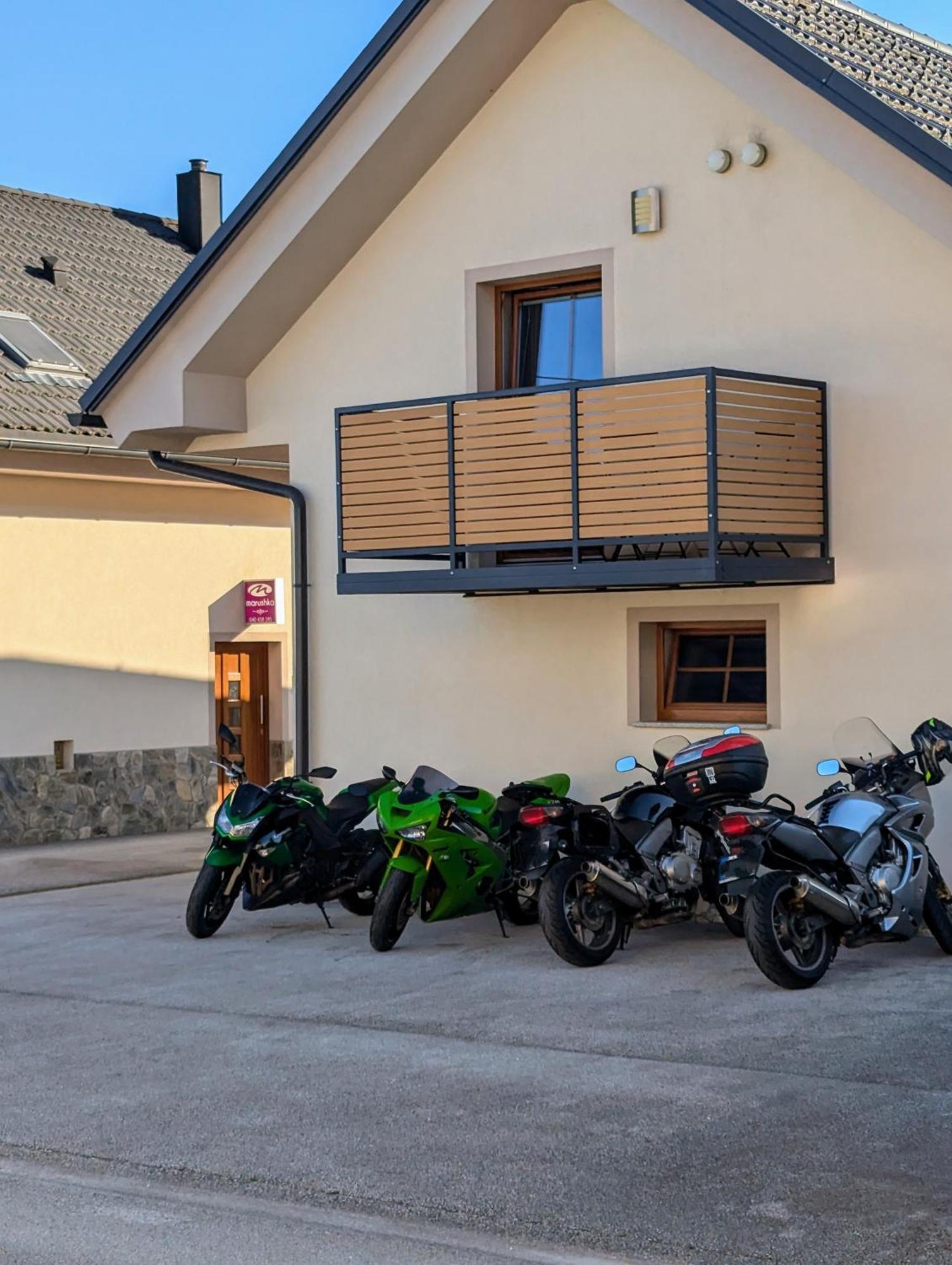 Domen'S Cozy Rentals Κραν Εξωτερικό φωτογραφία